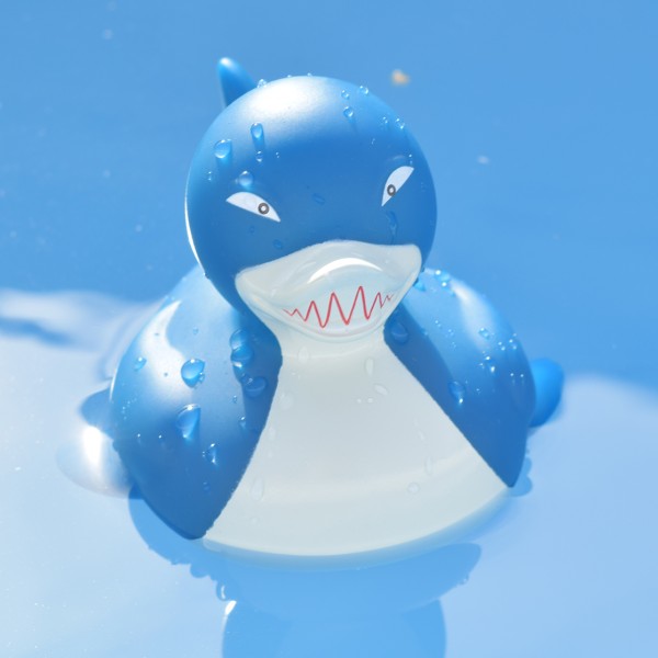LILALU rubber duck shark with water
