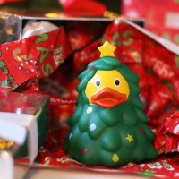 LILALU Quietscheente Weihnachtsbaum mit Geschenken